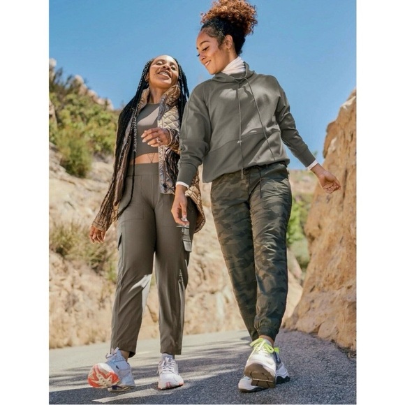 Athleta Pants - Athleta Brooklyn Textured Lined Lux Jogger Olive Camo Athleisure Gorpcore Size 8